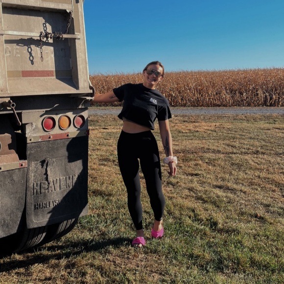 Meet your Posher, Megan - Picture 4 of 5